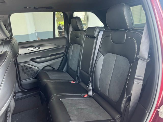 2025 Jeep Grand Cherokee Altitude - Photo 14