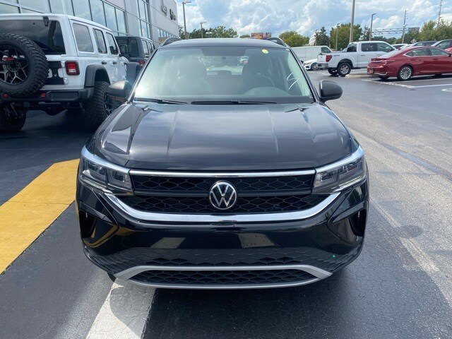 2022 Volkswagen Taos S photo 3