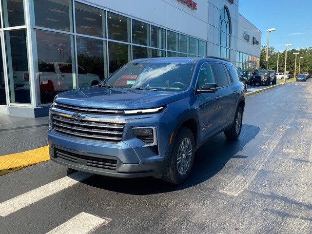 2024 Chevrolet Traverse photo 3