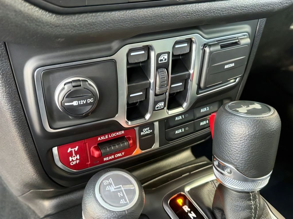 2025 Jeep Wrangler 4-Door Willys - Photo 22