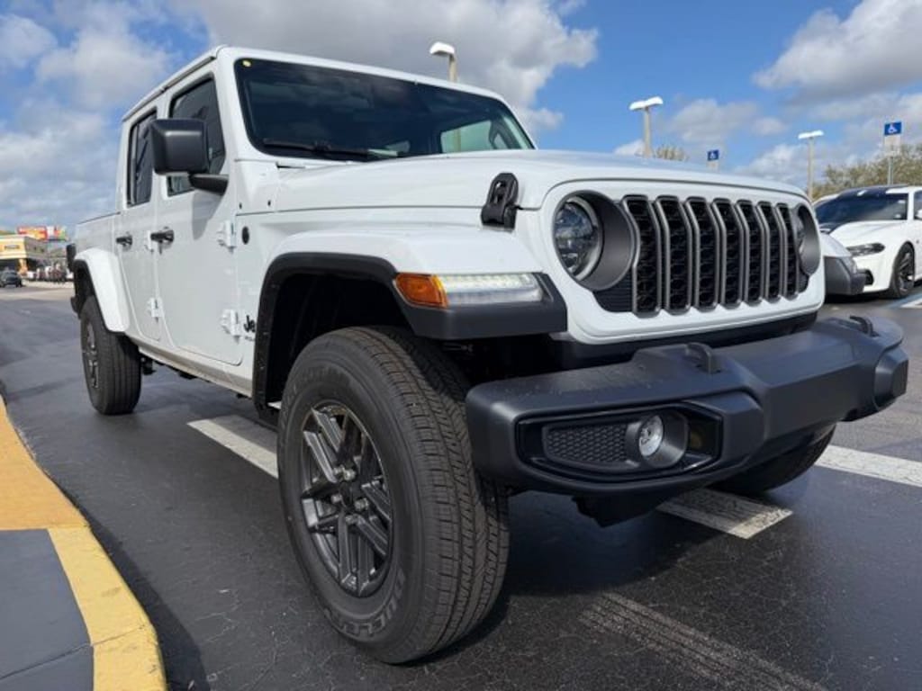 New 2026 Jeep Gladiator SPORT S 4X4 Pickup