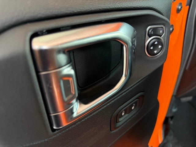 2025 Jeep Gladiator Mojave photo 13