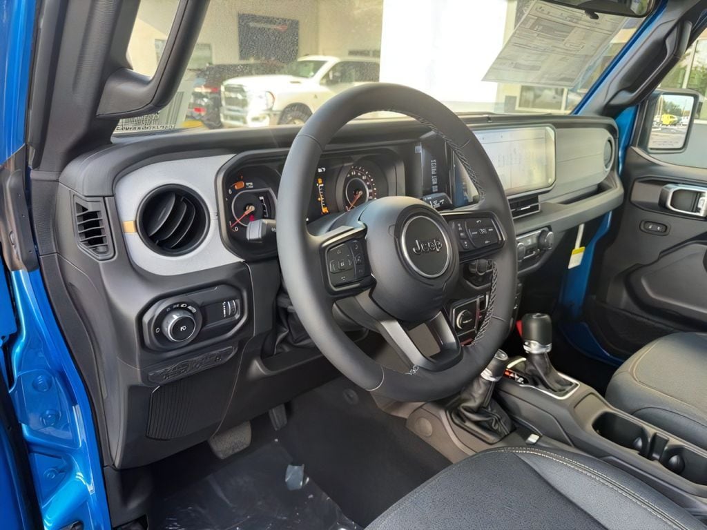 2025 Jeep Wrangler 4-Door Willys - Photo 14