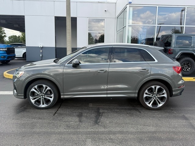 2019 Audi Q3 S line Premium Plus photo 3