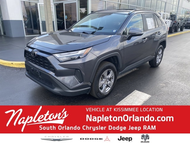 2024 Toyota RAV4 XLE's photo