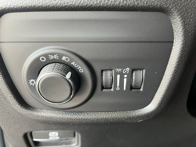 2025 Jeep Grand Cherokee Altitude - Photo 23
