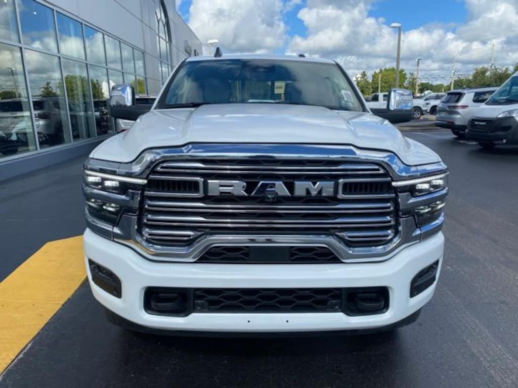 New 2025 Ram 2500 LARAMIE CREW CAB 4X4 6'4 BOX Pickup