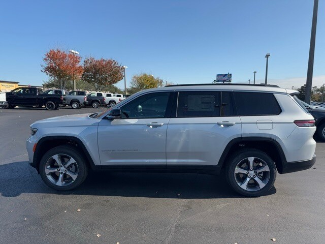 2025 Jeep Grand Cherokee Limited photo 4