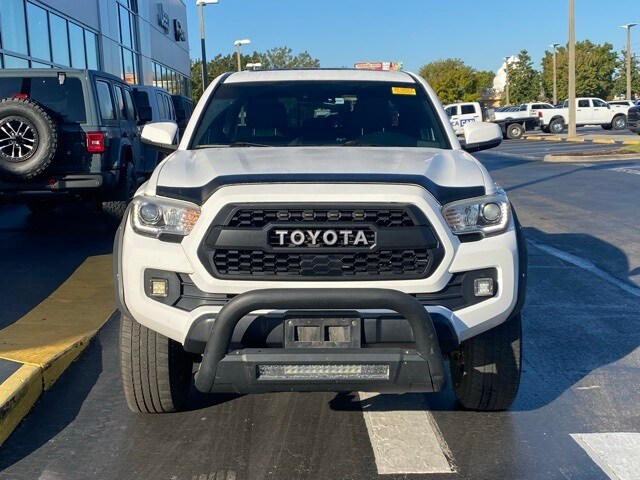 2019 Toyota Tacoma TRD Off-Road photo 2