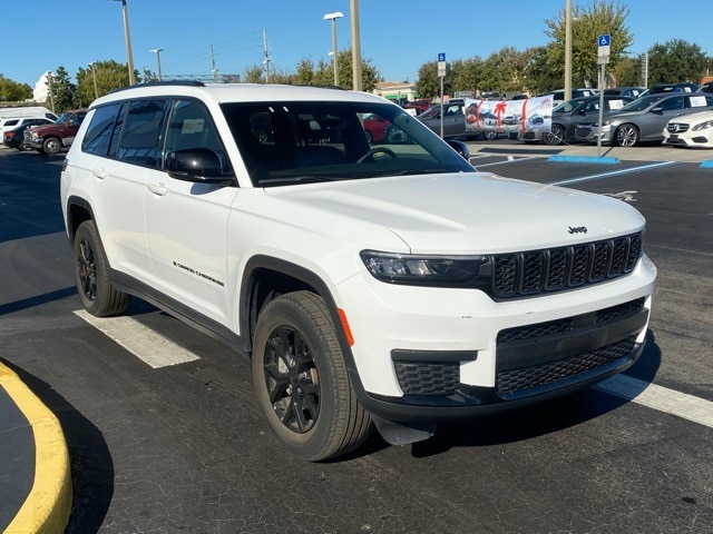 2024 Jeep Grand Cherokee Altitude photo 2