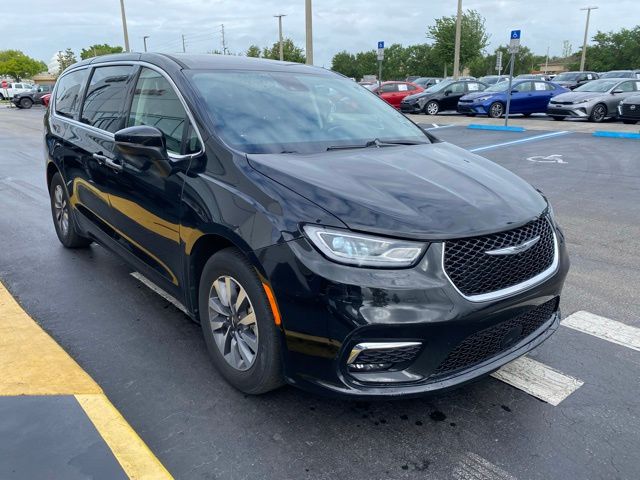 Used 2023 Chrysler Pacifica Hybrid Touring L with VIN 2C4RC1L78PR611648 for sale in Kissimmee, FL