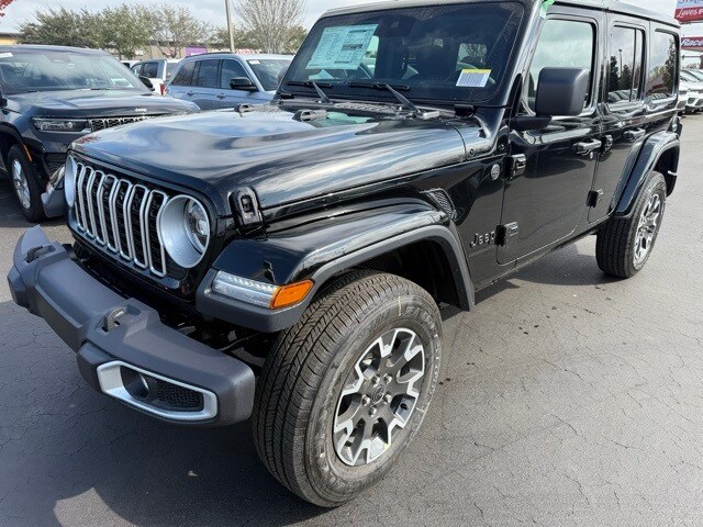 2025 Jeep Wrangler Sahara photo 3