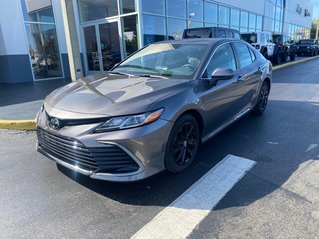 2023 Toyota Camry LE photo 3