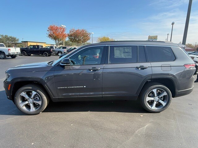2025 Jeep Grand Cherokee Limited photo 4