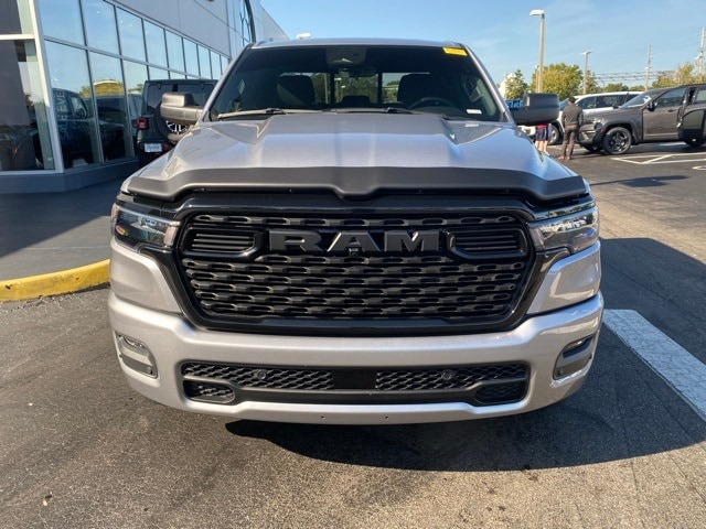 2025 Ram 1500 Tradesman photo 3