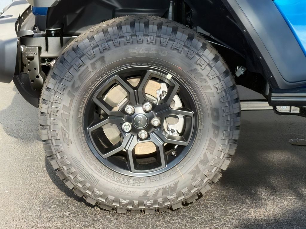 2025 Jeep Wrangler 4-Door Willys - Photo 12