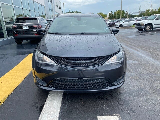 2019 Chrysler Pacifica Touring Plus photo 3