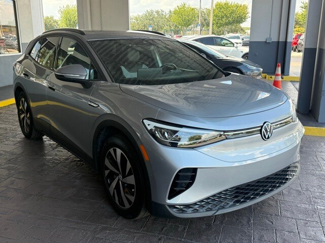 2023 Volkswagen ID.4 Pro photo 3