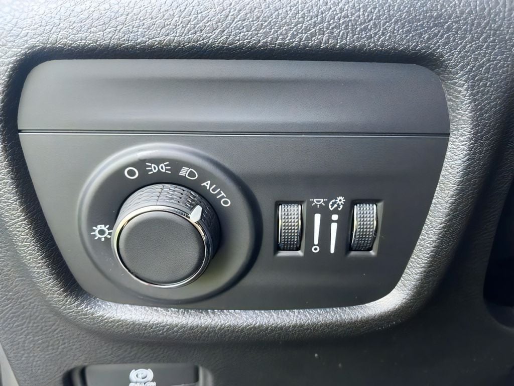 2025 Jeep Grand Cherokee Altitude - Photo 14