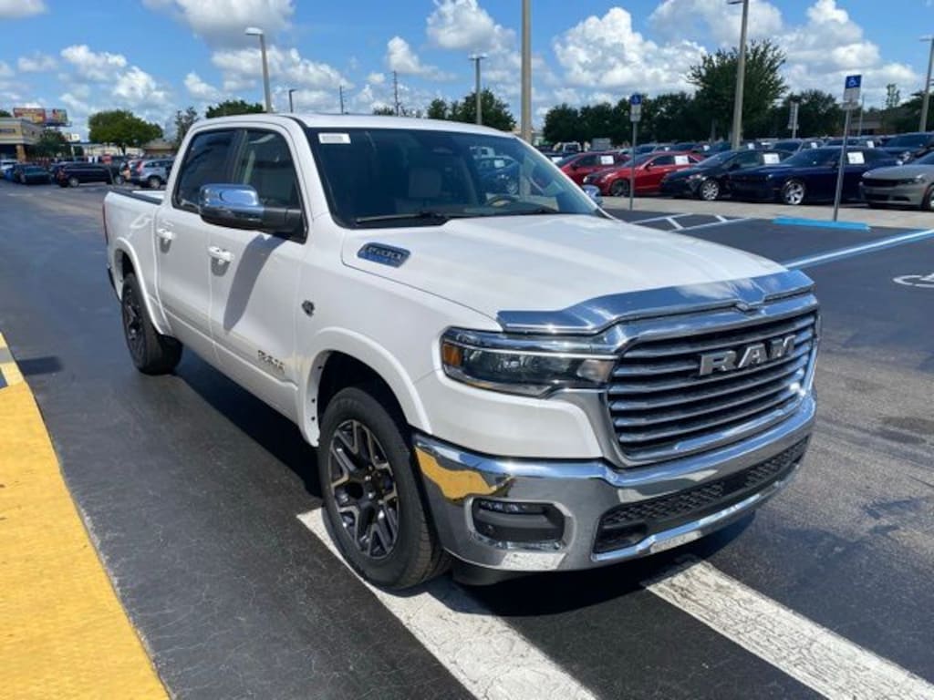 New 2026 Ram 1500 LARAMIE CREW CAB 4X4 5'7 BOX Pickup