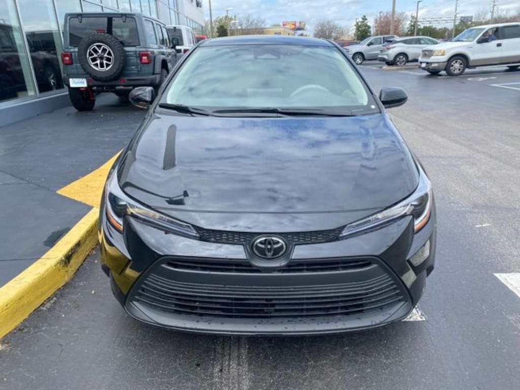 Used 2025 Toyota Corolla LE Sedan