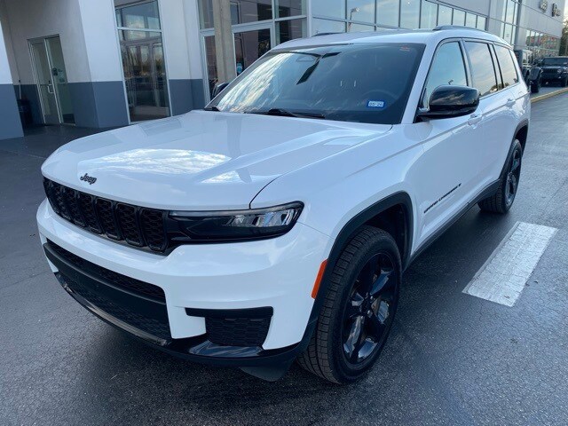 2023 Jeep Grand Cherokee Altitude photo 3