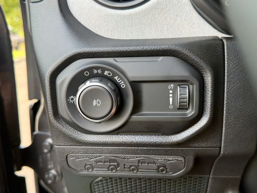 2025 Jeep Wrangler 4-Door Willys - Photo 22