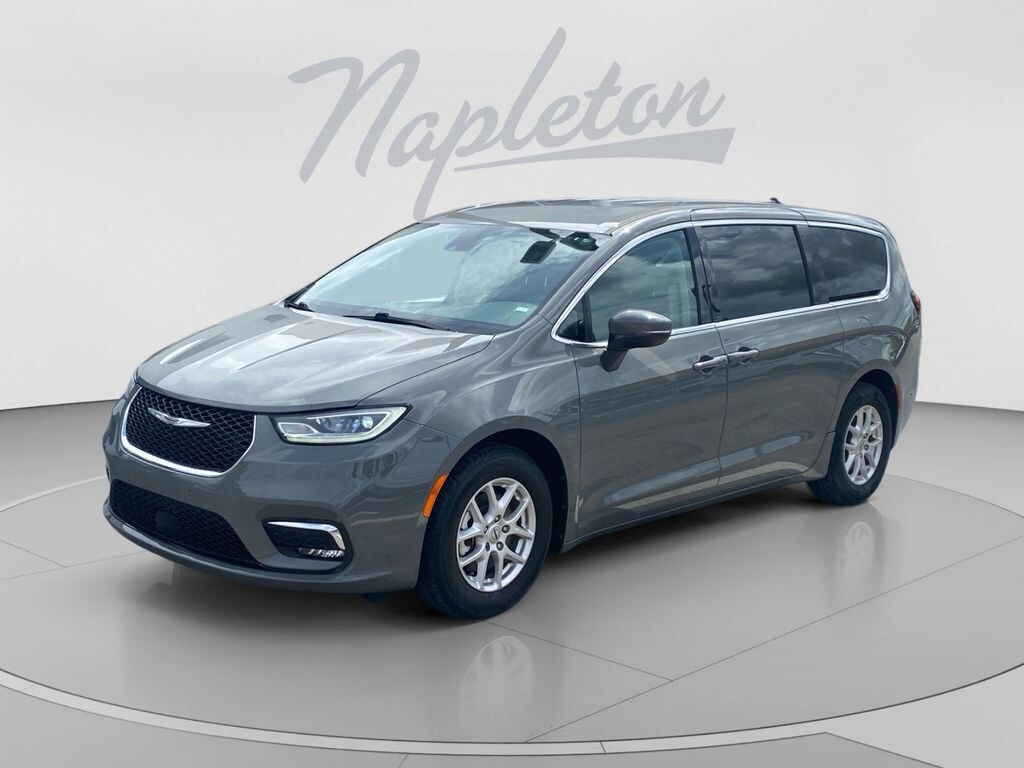 Used 2023 Chrysler Pacifica Touring L Minivan/Van