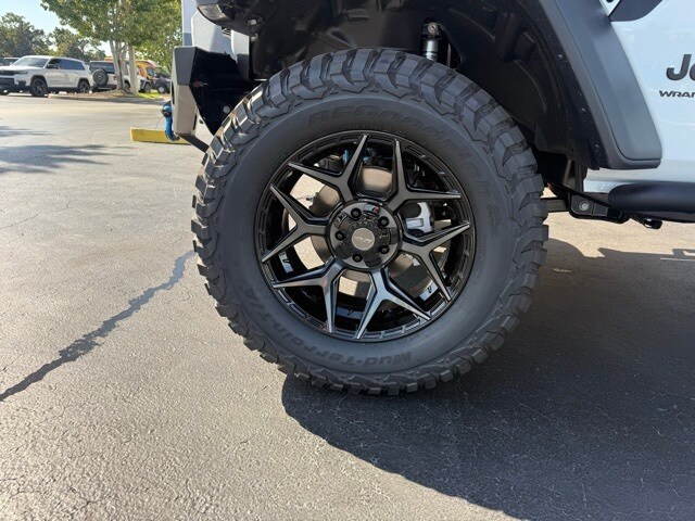 2025 Jeep Wrangler Willys photo 10