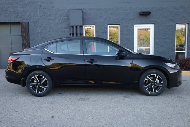 2025 Nissan Sentra SV photo 3