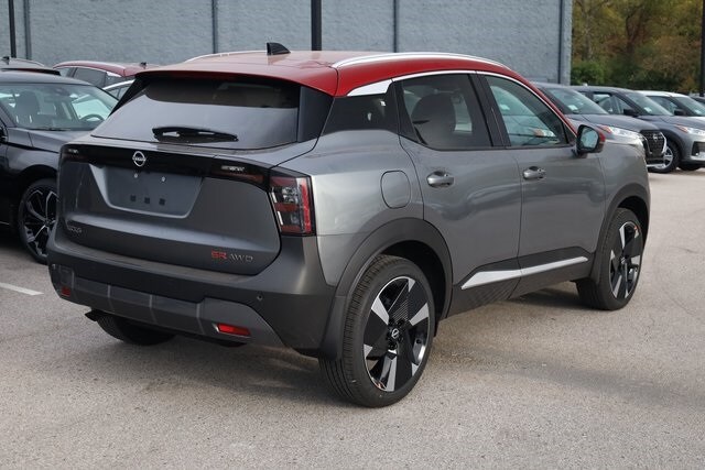 2026 Nissan Kicks SR photo 4