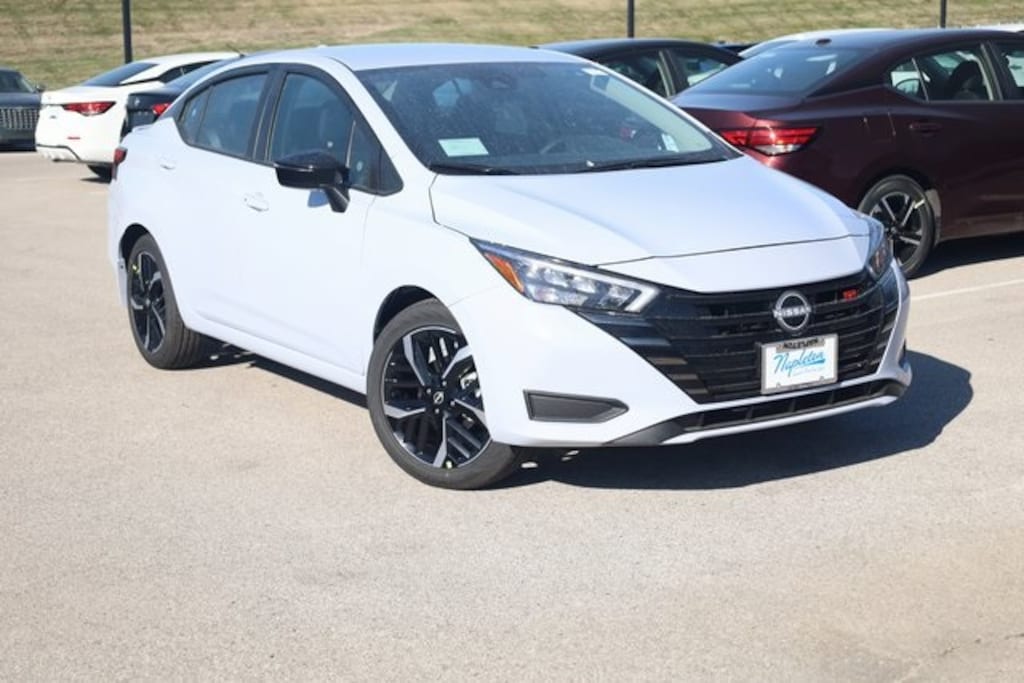 New 2025 Nissan Versa 1.6 SR Sedan