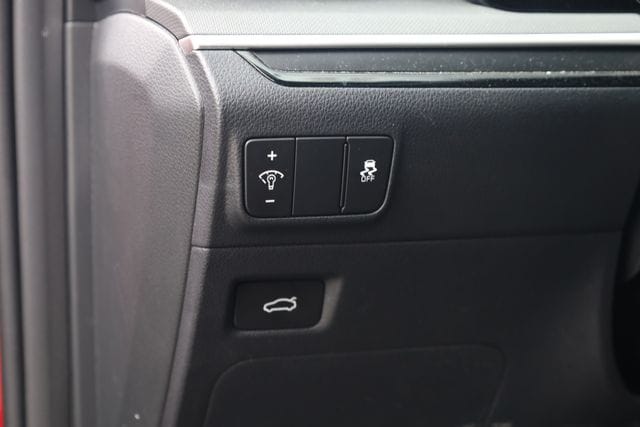 2025 Kia K5 LXS - Photo 12