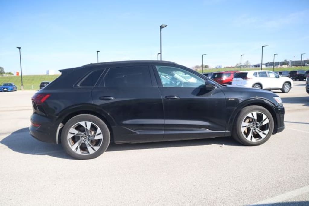 Used 2021 Audi e-tron Premium SUV