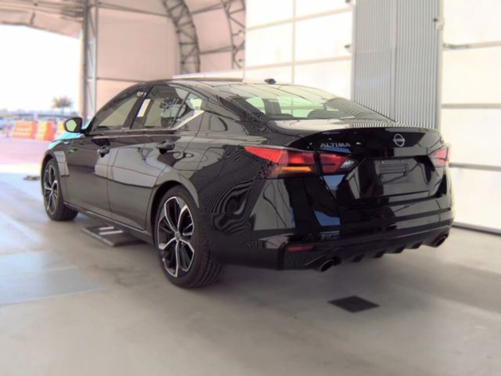 Used 2025 Nissan Altima SR Sedan