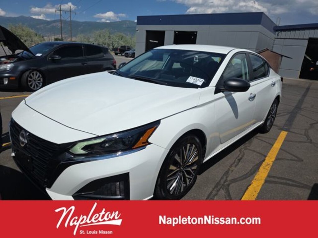 Used 2025 Nissan Altima SV Sedan