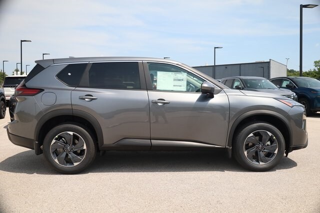 2026 Nissan Rogue SV photo 2