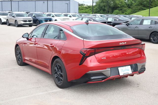 2025 Kia K5 LXS - Photo 6