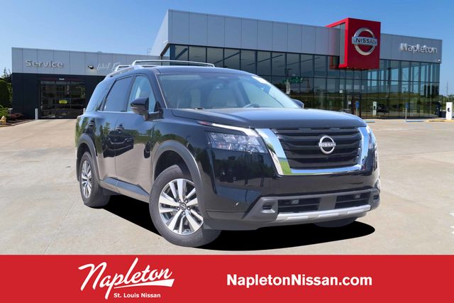 2025 Nissan Pathfinder SL 2WD's photo