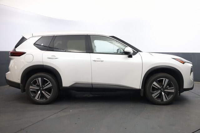 2025 Nissan Rogue SL photo 2