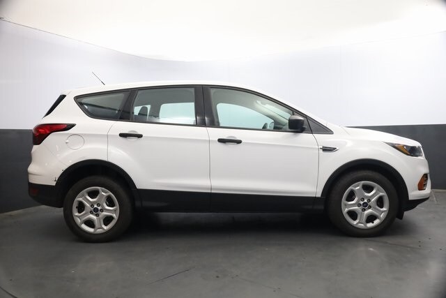 2019 Ford Escape S photo 4