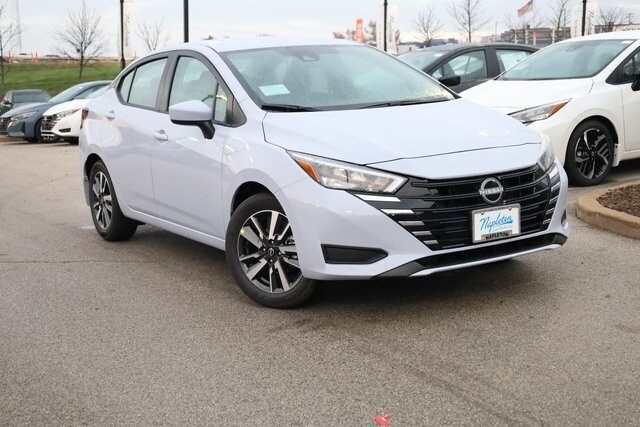 2025 Nissan Versa 1.6 SV photo 2