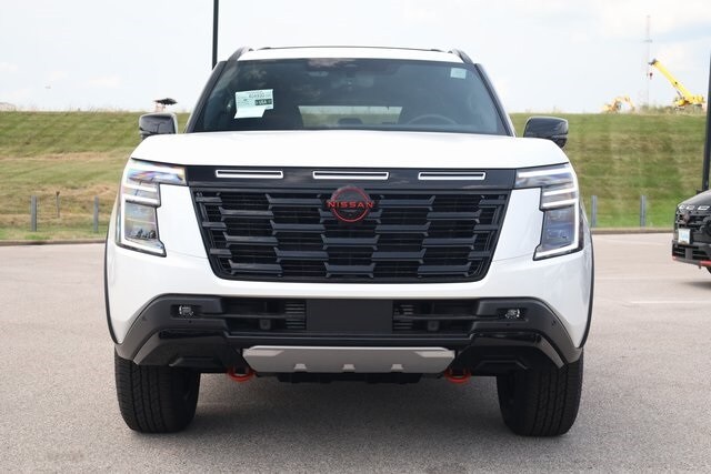 2025 Nissan Armada photo 2