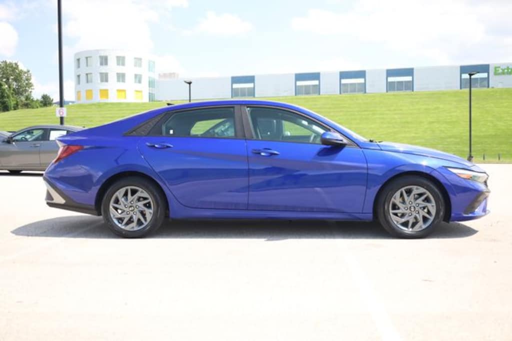 Used 2024 Hyundai Elantra SEL Sedan
