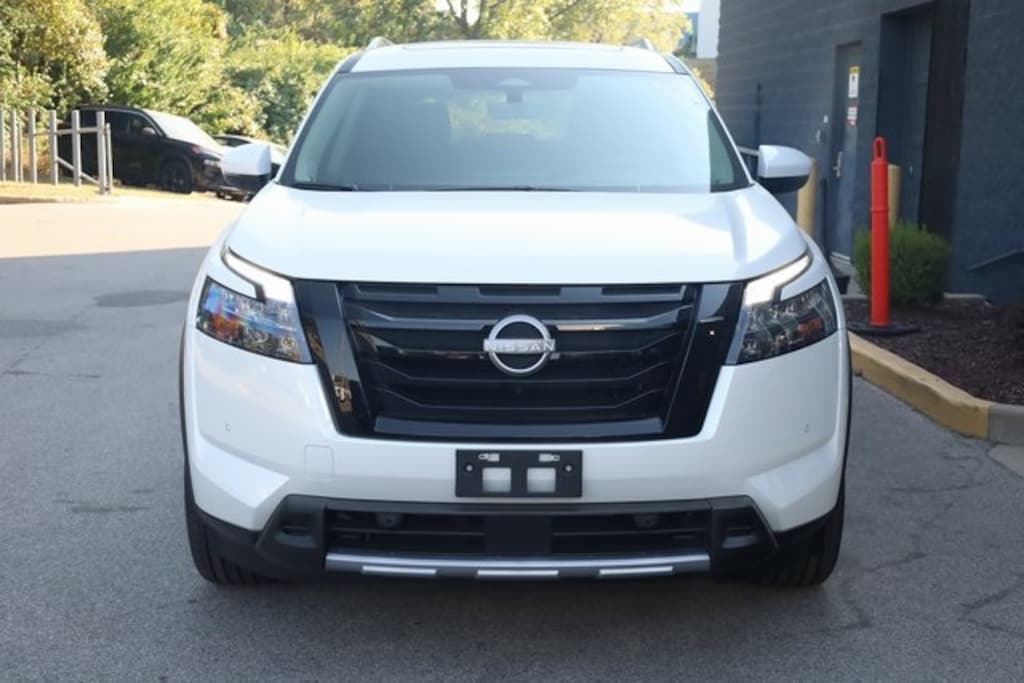 New 2025 Nissan Pathfinder Platinum SUV