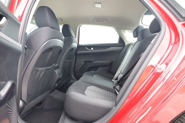 2025 Kia K5 LXS - Photo 23