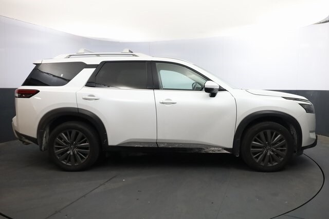 2025 Nissan Pathfinder SL photo 3