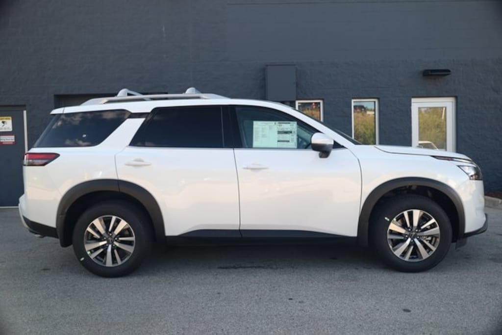 New 2025 Nissan Pathfinder SL SUV