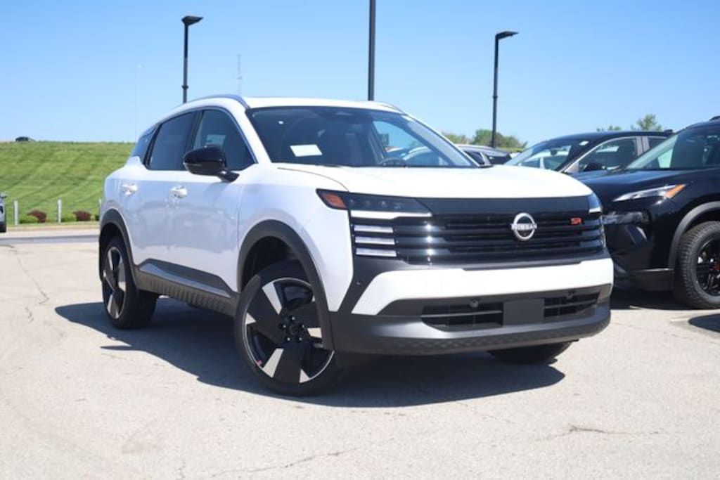 New 2026 Nissan Kicks SR SUV