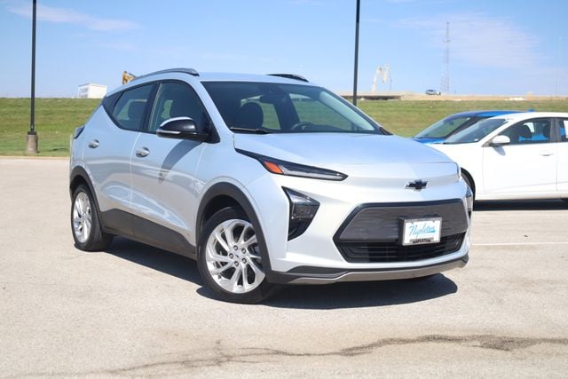 Used 2023 Chevrolet Bolt EUV LT with VIN 1G1FY6S09P4164586 for sale in St. Louis, MO